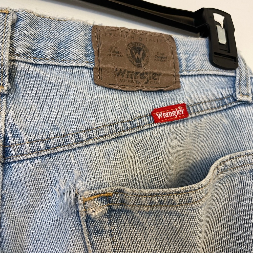 Vintage distressed wrangler jeans